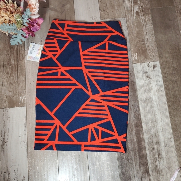 NWT LULAROE Cassie Pencil Skirt Women's Size Small Navy & Red Geometric Pattern - Picture 2 of 13